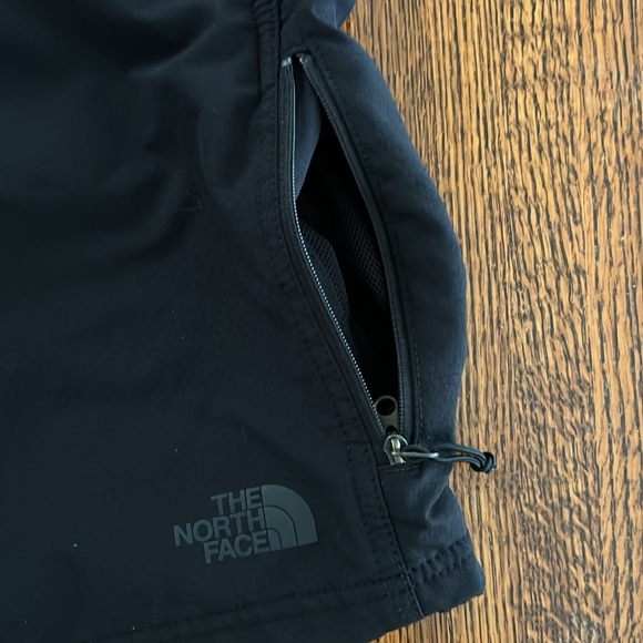 Men’s North Face Black Shorts 32 Waist, Inseam 9”. - Picture 3 of 13